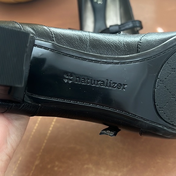 Naturalizer Mary Jane N5 comfort 2 1/2” stack wood heel EUC - Picture 6 of 7